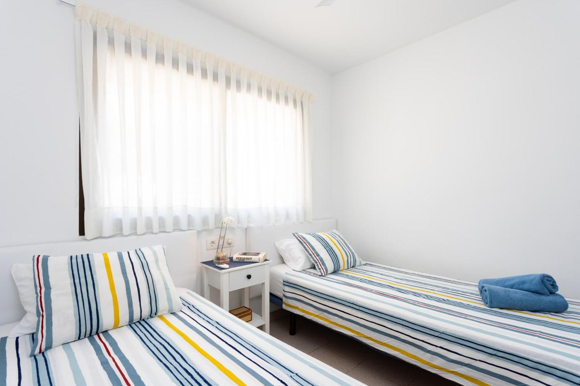 Frontline Playa Las Vistas With Pool, Parking, Sea لوس كريستيانوس المظهر الخارجي الصورة