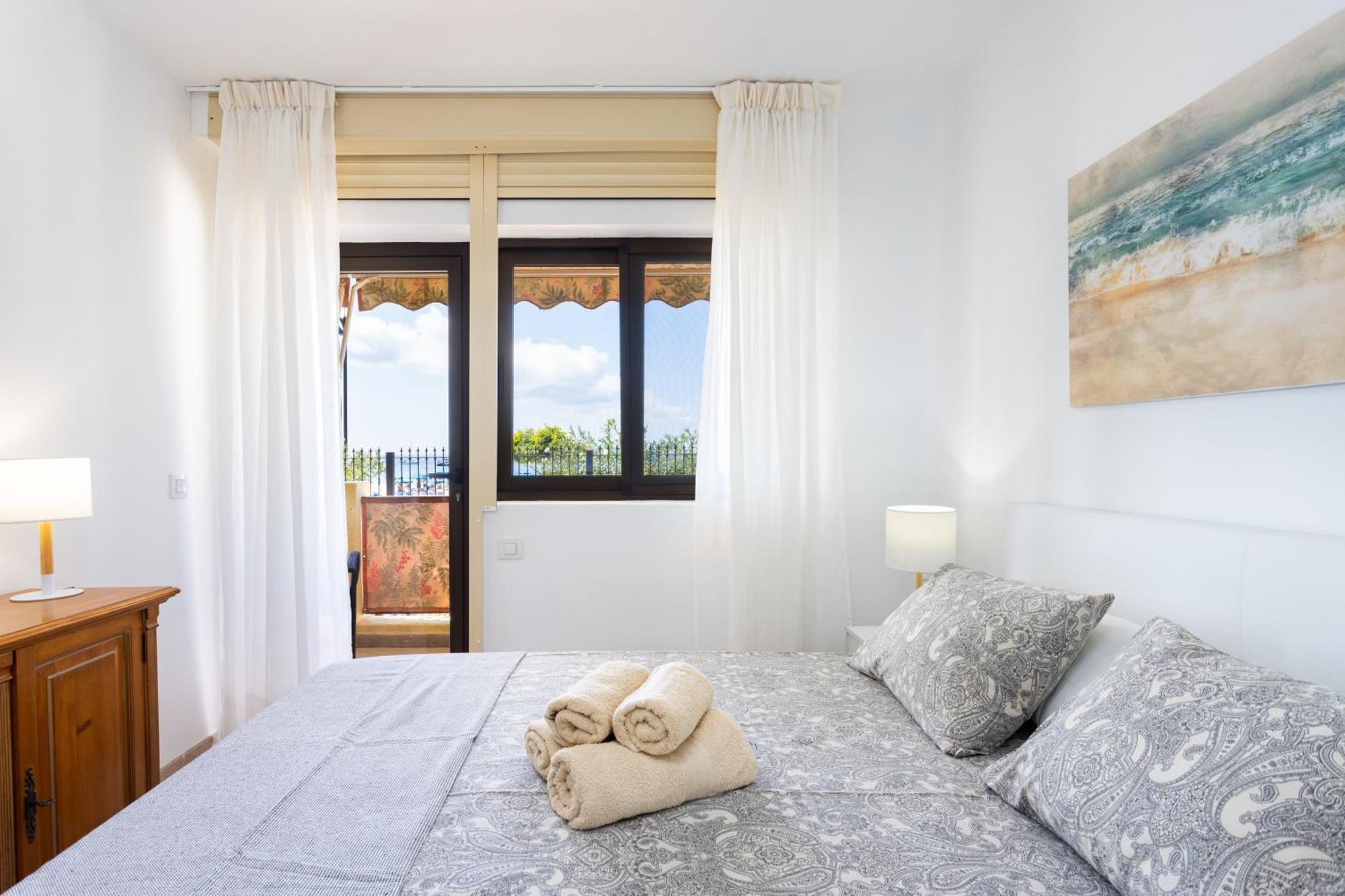 Frontline Playa Las Vistas With Pool, Parking, Sea لوس كريستيانوس المظهر الخارجي الصورة