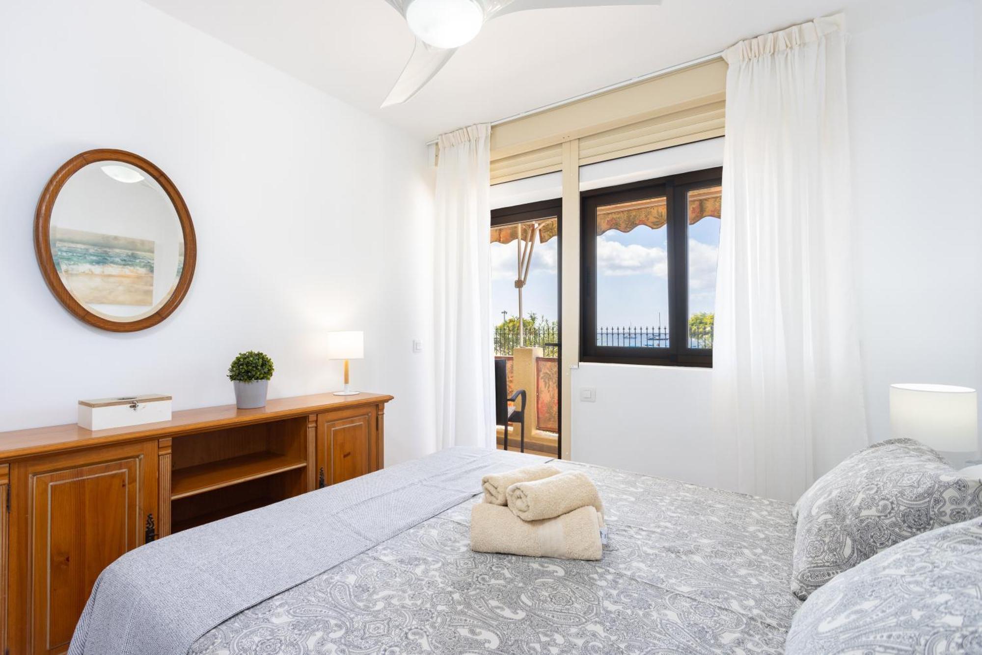 Frontline Playa Las Vistas With Pool, Parking, Sea لوس كريستيانوس المظهر الخارجي الصورة